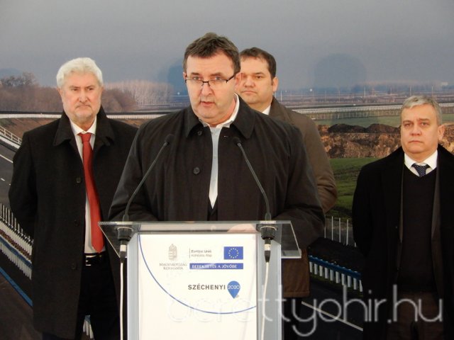 Átadták az autópályát 05